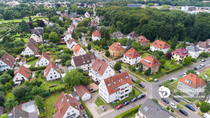 Luftaufnahme einer Kleinstadt