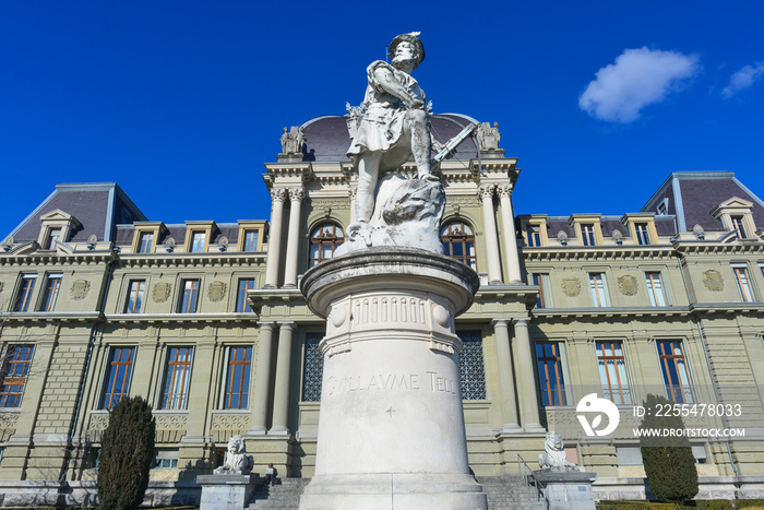 Guillaume Tell Statue in Lausanne