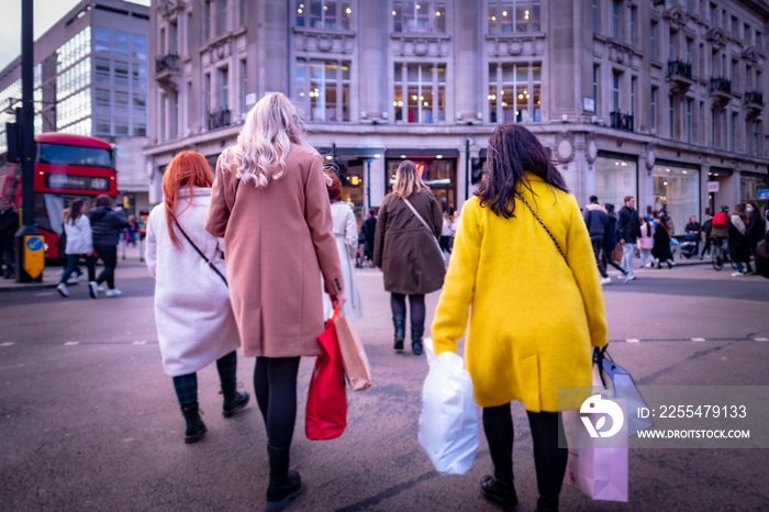 London shopping street scene at Oxford Circus