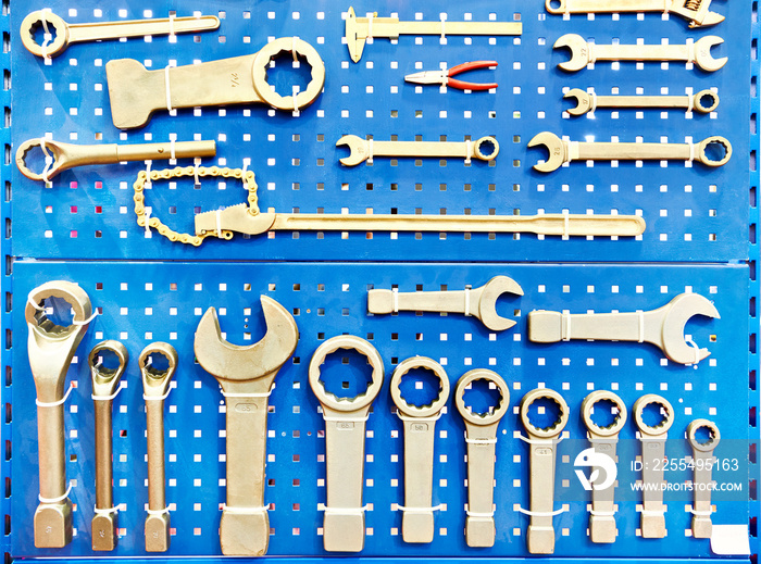 Wrenchs or spanners tools