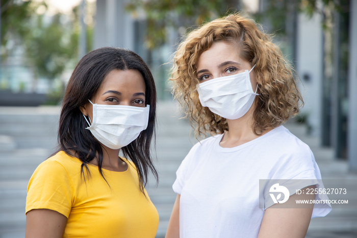 武汉中国肺炎患者佩戴健康口罩、感冒、流感防护口罩