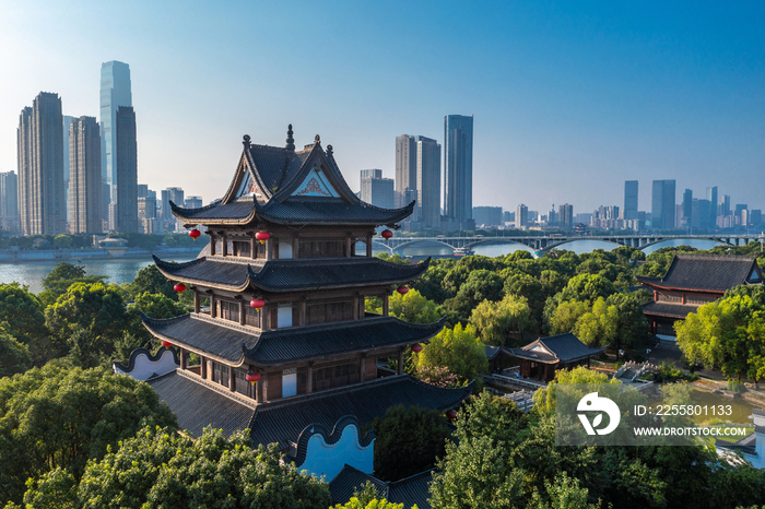 航拍湖南长沙岳麓橘子洲景区拱极楼风光