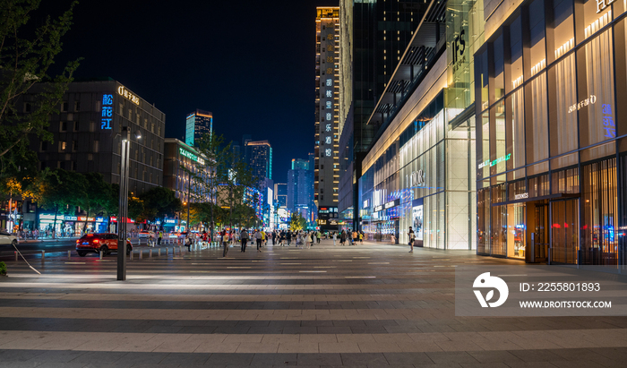长沙国金中心商业街夜景