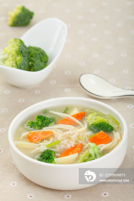 蔬菜意粉糙米汤