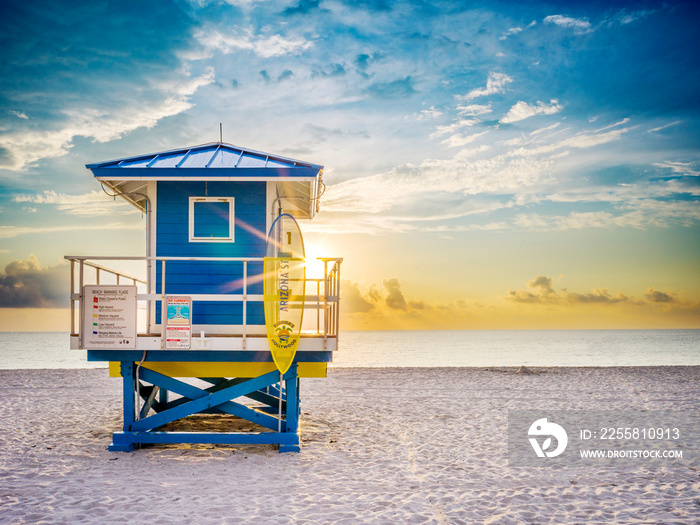 Lifeguardhouse.Hollywood Beach,Sunrise..Miami,South Florida,USA.