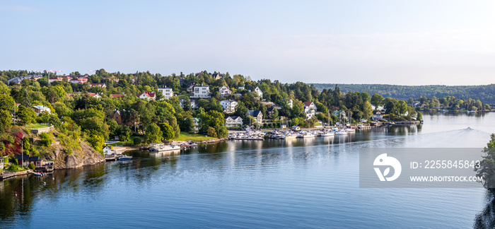 Idylliska Skurusundet sett från Skurubron en vacker sommardag 7/7