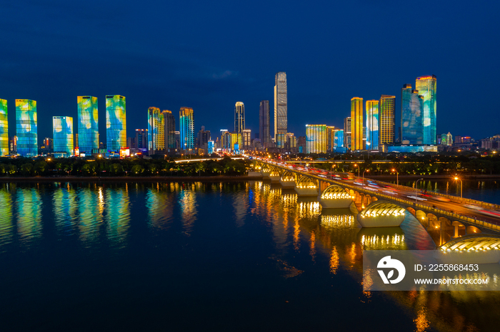 航拍长沙橘子洲大桥湘江沿岸城市夜景风光