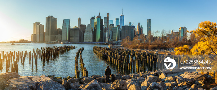 View to Manhattan skyline from Brooklyn Bridge Park.