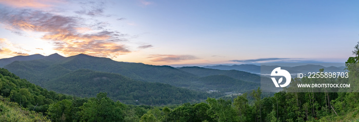 blue ridge mountains near mount mitchell and cragy gardens