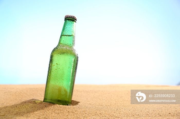 沙滩饮料瓶
