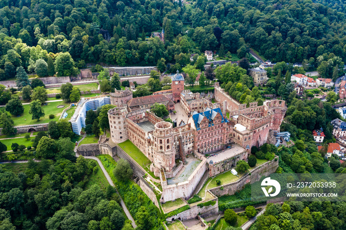 Luftaufnahme, Schloss Heidelberg und Altstadt von Heidelberg mit Neckar , Baden-Württemberg, Deutsch