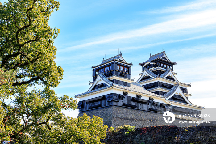 加藤神社から見た修復された秋の熊本城　熊本県熊本市　Restored autumn Kumamoto Castle seen from Kato Shrine. Kumamoto-ken Kumamo