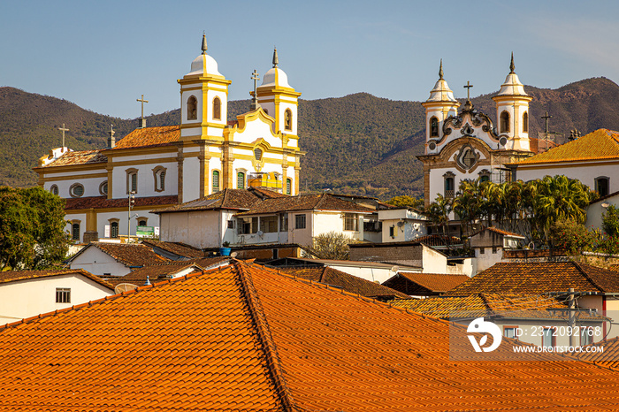 Igrejas localizadas na praça Minas Gerais. Mariana, MG.