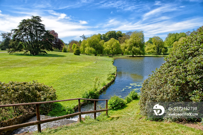 英国肯特郡利兹城堡美丽的池塘