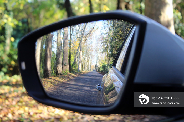 Viaggiare in auto in Autunno - turista o pendolare