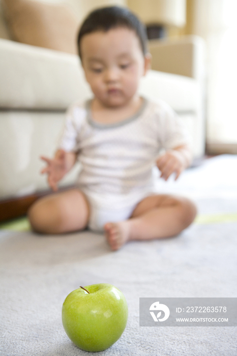 宝宝与苹果