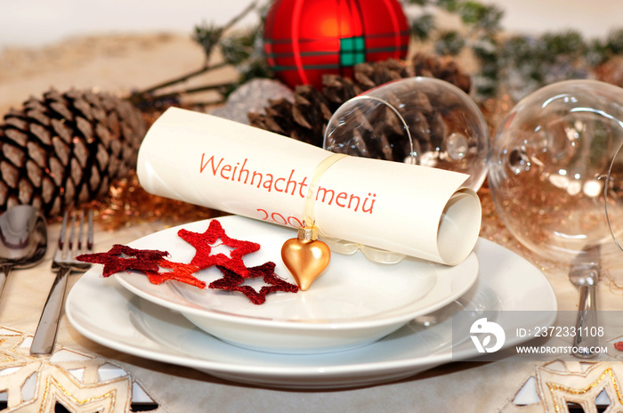 Weihnachtsgedeck mit Sternen