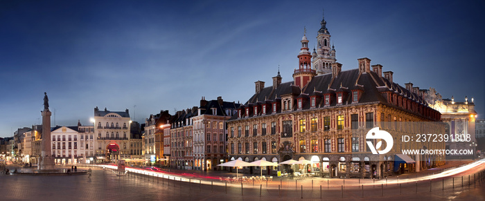 Grand place de Lille en début de soirée - France