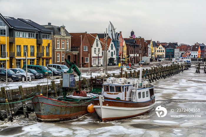 Der Hafen von Husum im Winter