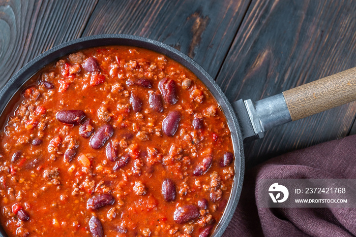 Chili con carne in a frying pan