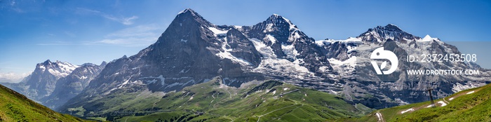 瑞士，艾格、蒙奇和少女峰的全景，以及曼利岑周围的绿色阿尔卑斯山