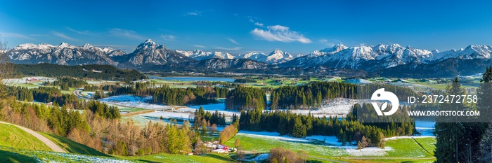 Landschaft im Allgäu bei Füssen im Frühling