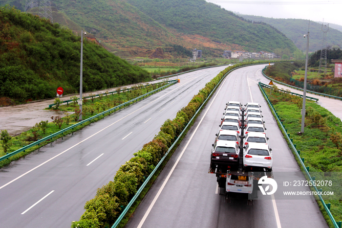 运送汽车