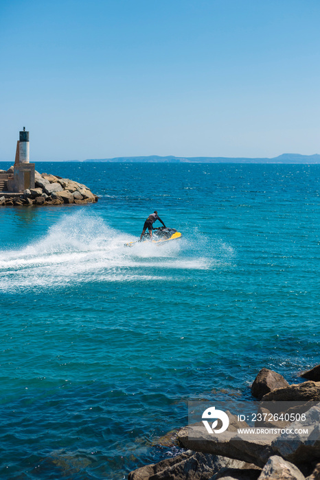 Empuriabrava es la Venecia de España con moto de agua