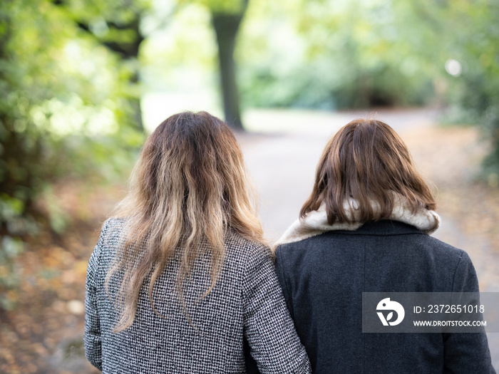 Back view of couple in park�