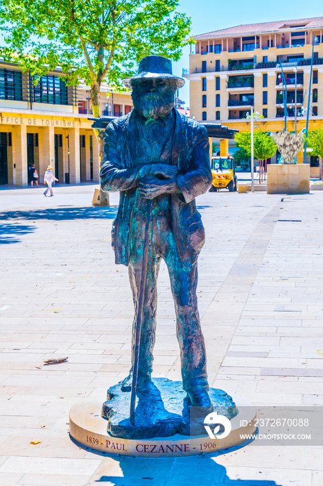 法国普罗旺斯艾克斯的保罗·塞尚雕像