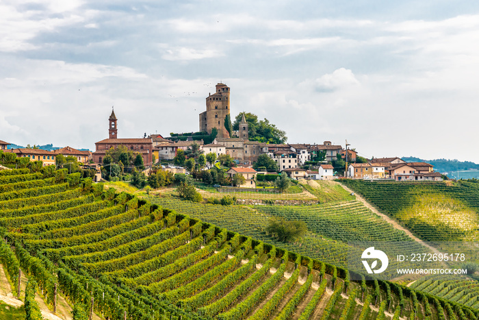 Le colline delle Langhe, patrimonio dell’Umanità dell’Unesco nella stagione della vendemmia