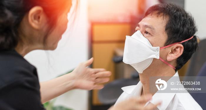 为新冠肺炎准备的呼吸器适合性测试。亚洲男子测试N-95手术瘤的修复系统
1068932915,鹈鹕