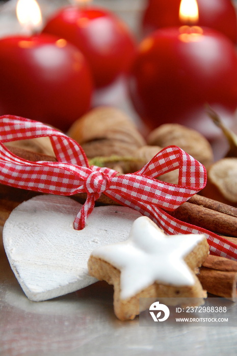 Weihnachtskarte - Holzherz和Adventskerzen