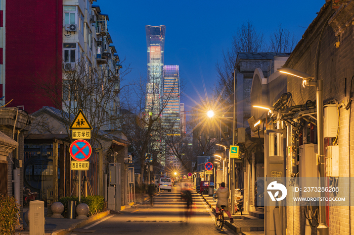 北京西总部胡同夜景