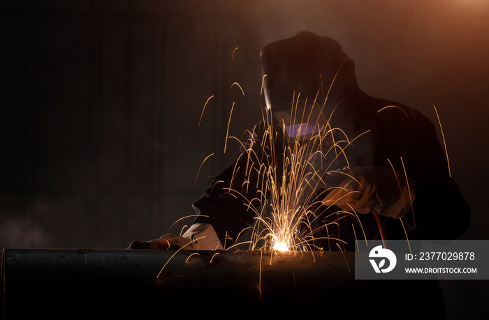 Welding of steel pipes on the pipeline construction