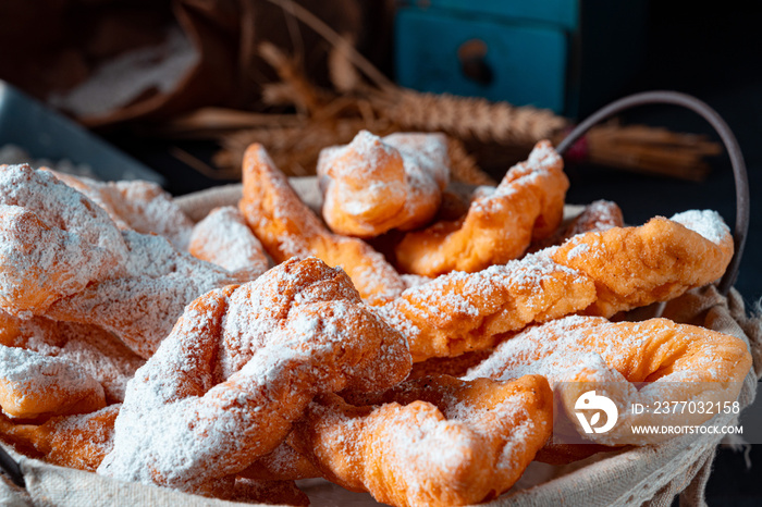 Raderkkuchen is a traditional Polish lard pastry.