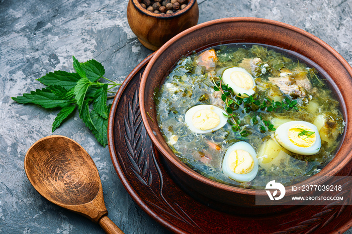 Sorrel soup in bowl