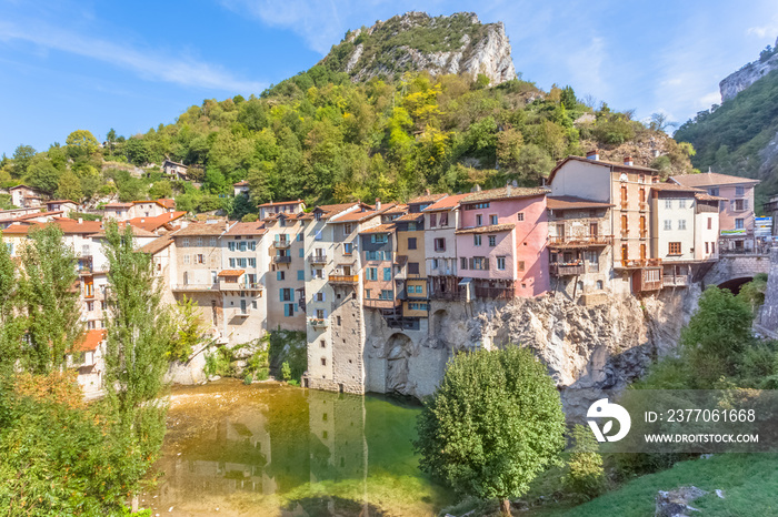 maisons suspendues à Pont-en-Royans, Isère, France