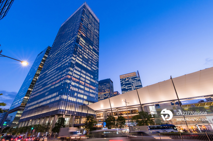 東京駅八重洲口の夜景 / Night view of Tokyo Station Yaesu entrance. Chiyoda, Tokyo, Japan.