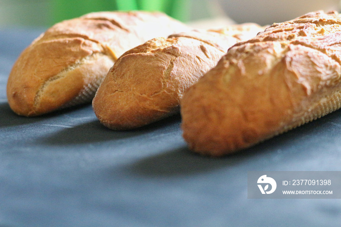 Baguettes auf Tafelhintergrund