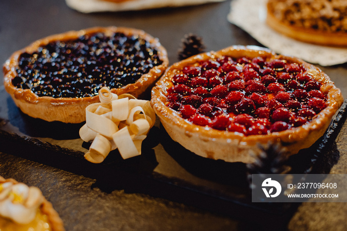 Tarte à la myrtille et tarte à la framboise