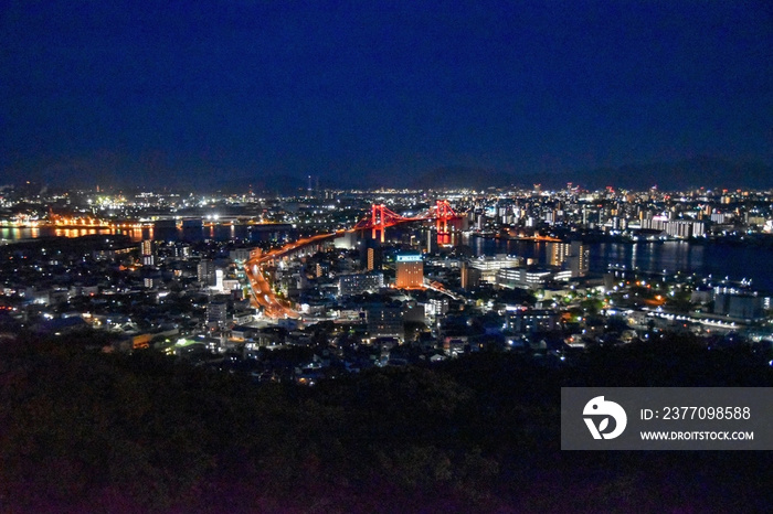 高塔山公園から眺める若戸大橋と北九州の工場夜景