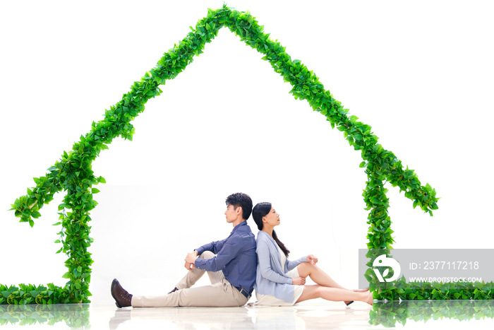 绿色房子下的幸福伴侣