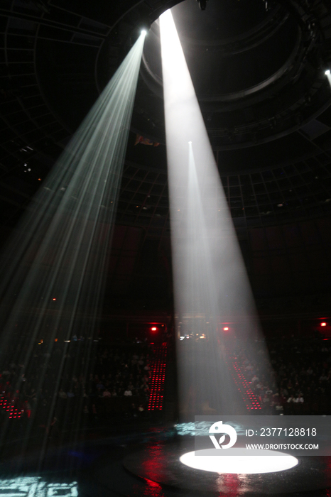 剧院内舞台与灯光