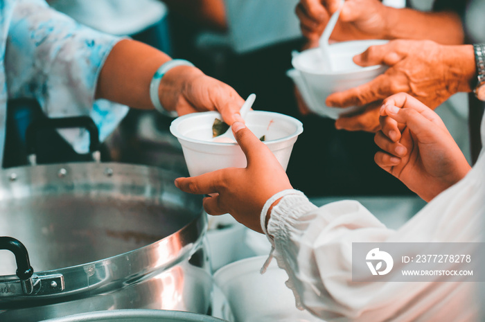 Receiving food for the poor from volunteers: the concept of feeding