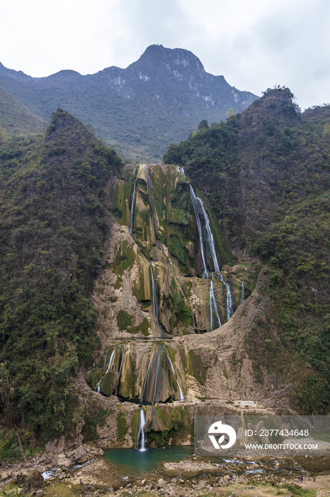 贵州安顺黄果树七星桥景区银链坠滩