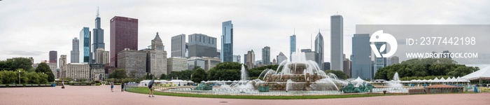 Chicago skyline from Buckingham fountain