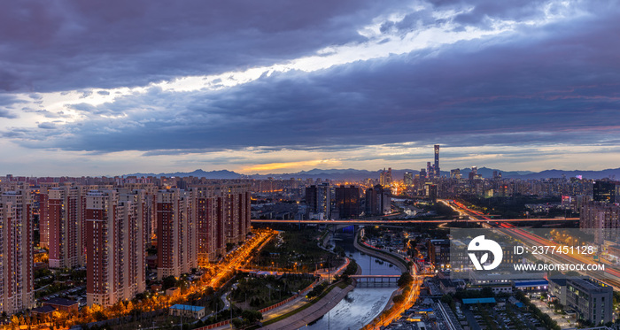 北京通惠河沿岸住宅夜景