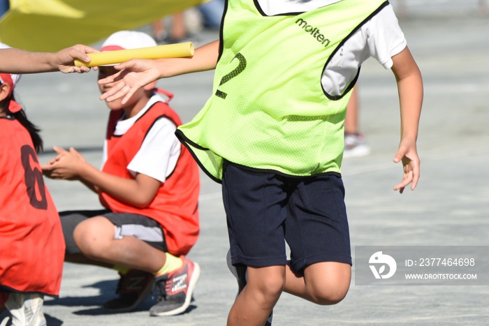 Japanese elementary school sports day / Schools in Japan, from elementary to high school, hold “Sports Day”.