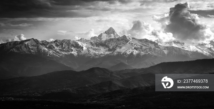 Monviso Black White